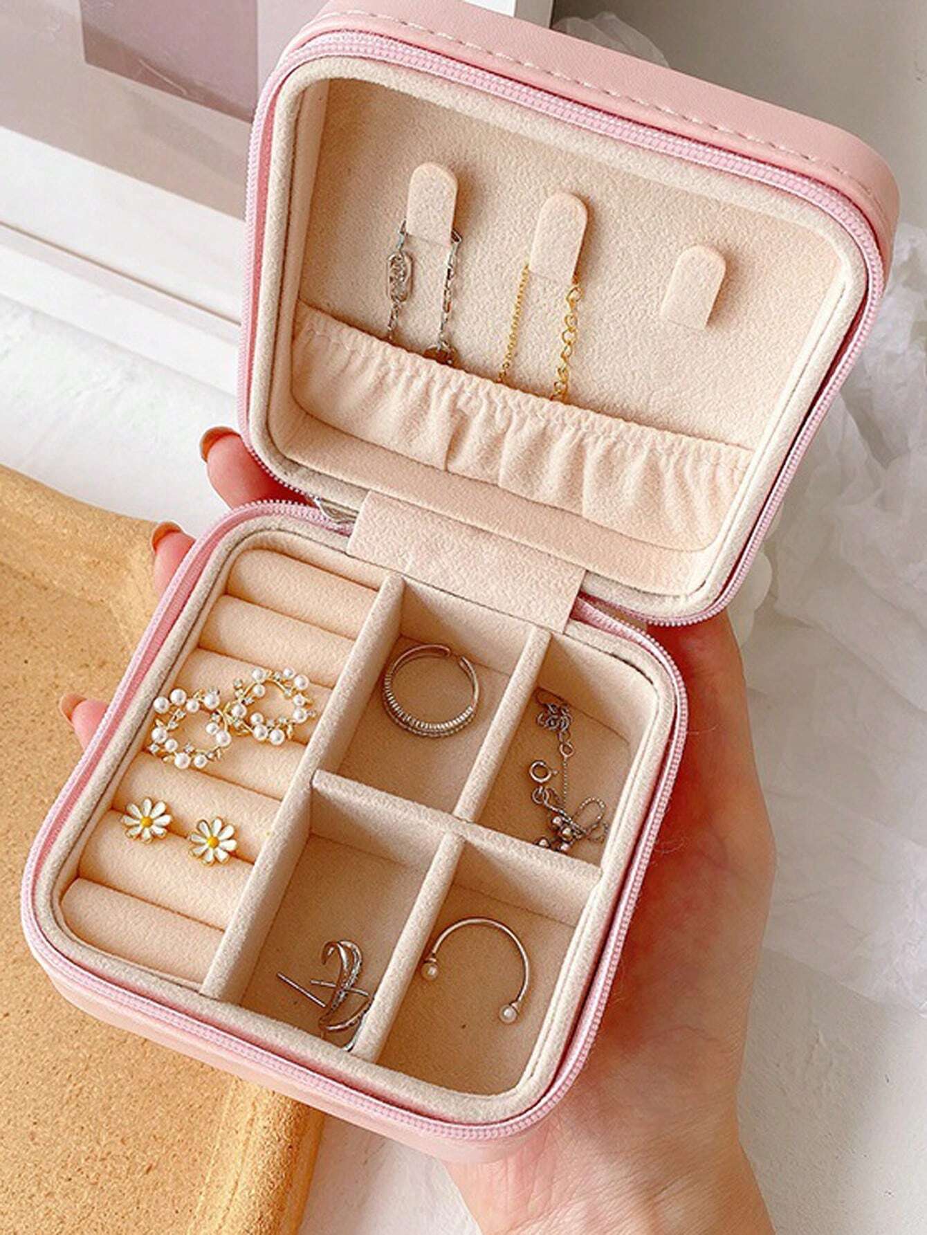 Portable Leather Jewelry Organizer Box – Travel-Friendly Case for Earrings, Rings & Cosmetics (Random Color)