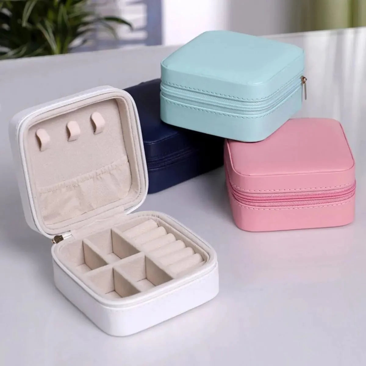 Portable Leather Jewelry Organizer Box – Travel-Friendly Case for Earrings, Rings & Cosmetics (Random Color)